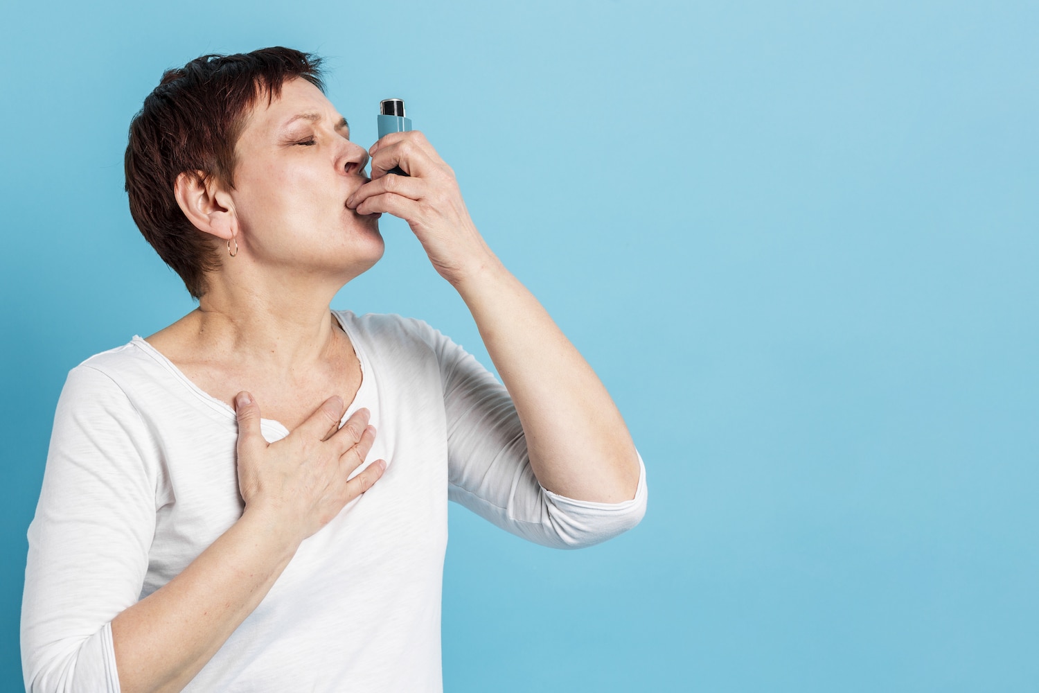 Olej CBD na astmę – czy chorobę dróg oddechowych warto leczyć kannabidiolem?